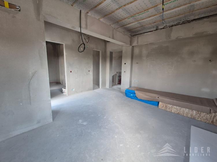 Casă individuală cu 5 camere cu Canalizare în Borhanci