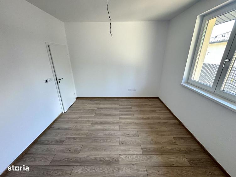 Casă cu 4 camere în Tomești