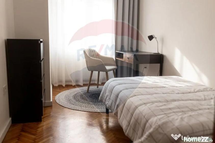 Apartament cu 4 camere semidecomandat în Ultracentral