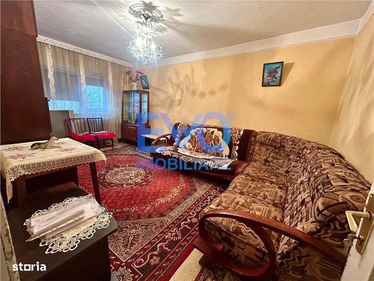 Apartament cu 3 camere decomandat în Alexandru cel Bun