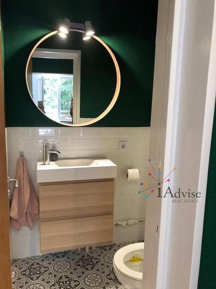 Apartament cu 4 camere decomandat în Schei