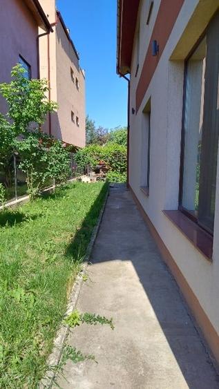 Casă individuală cu 5 camere cu Canalizare în Vitan