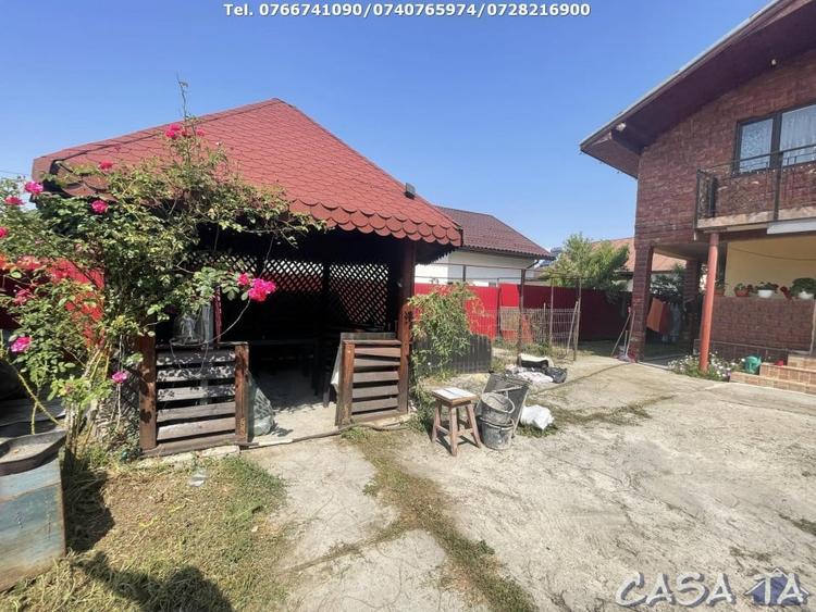 Casă individuală cu 6 camere cu Garaj în Drăguțești