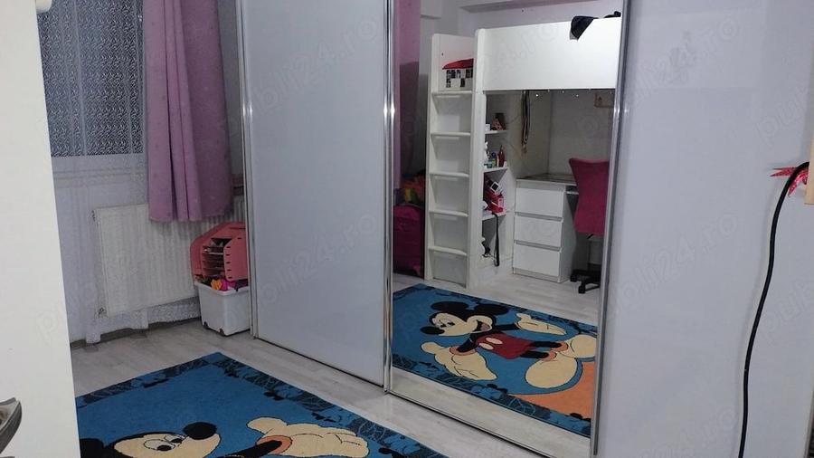Apartament cu 3 camere decomandat în Central