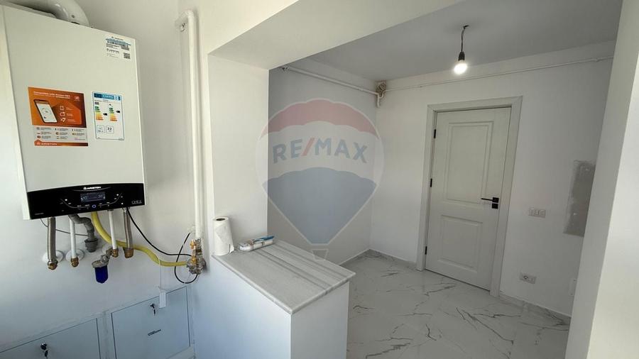 Apartament cu 3 camere decomandat în Sud
