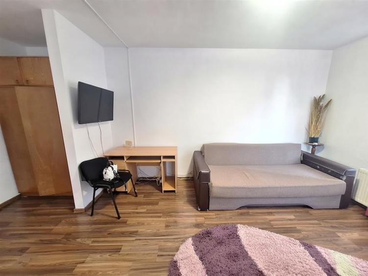 Apartament cu 2 camere nedecomandat în Mărăști