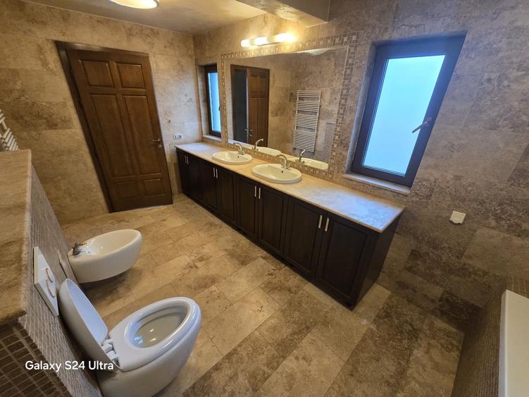 Casă cu 4 camere cu Teren 900 Mp în Dosu Bricii
