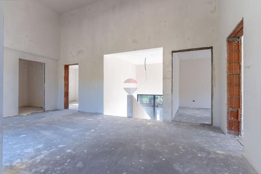 Duplex cu 6 camere cu Teren 600 Mp în Sud