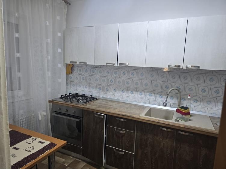 Apartament cu 2 camere decomandat în Doamna Ghica