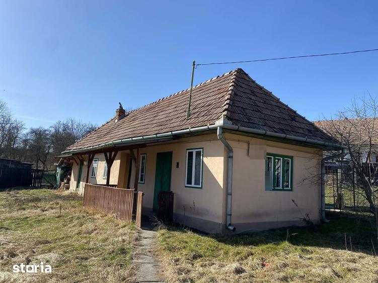 Casă cu 1 camere cu Teren 4400 Mp în Păsăreni