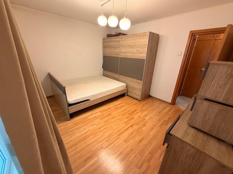 Apartament cu 4 camere decomandat în Sebastian