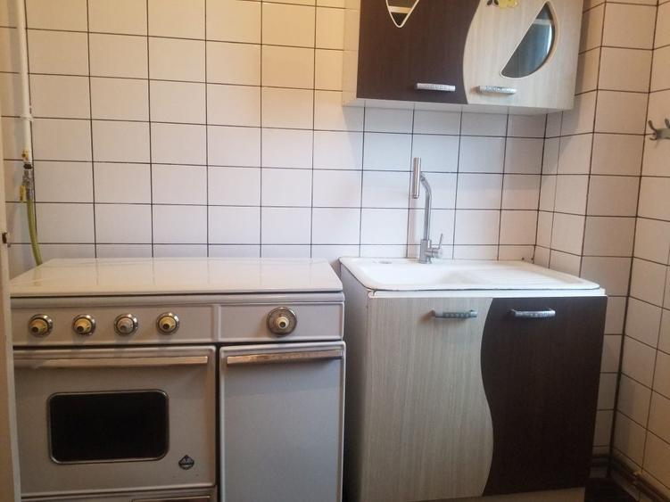 Apartament cu 2 camere semidecomandat în Beba Veche