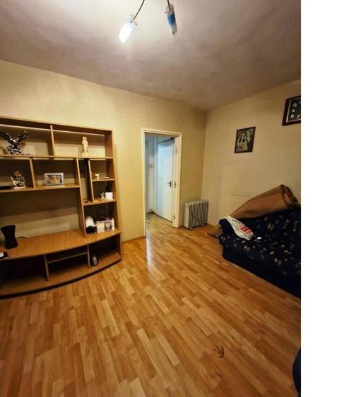 Apartament cu 2 camere semidecomandat în 1 Mai