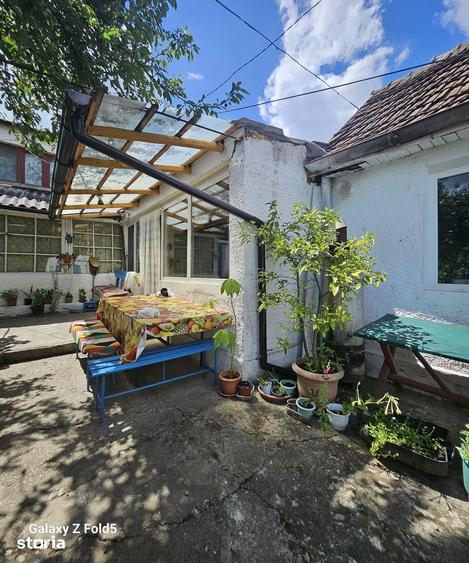 Casă cu 4 camere decomandat cu Teren 500 Mp în Sânmartin