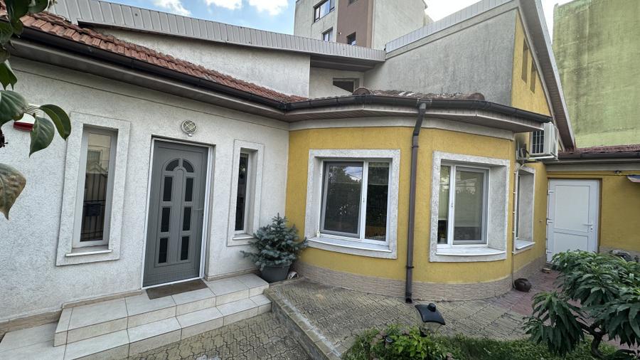 Casă cu 4 camere cu Teren 256 Mp în Stadion