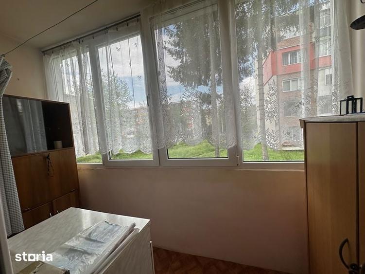 Vand apartament 2 camere,Petrosani,Str.Independentei,Etaj 1 - 7