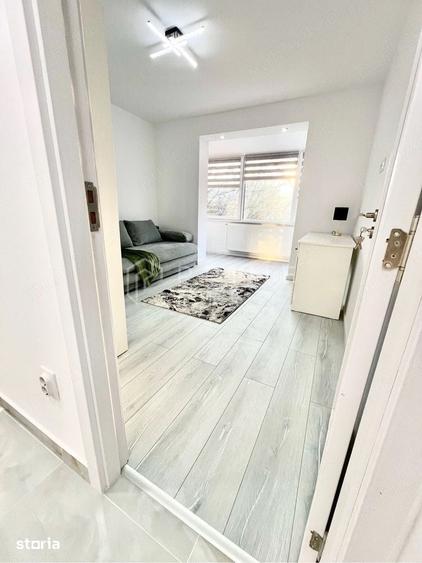 Apartament cu 2 camere decomandat în 22 Decembrie 1989
