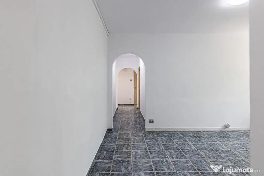 Apartament cu 4 camere semidecomandat în Drumul Taberei