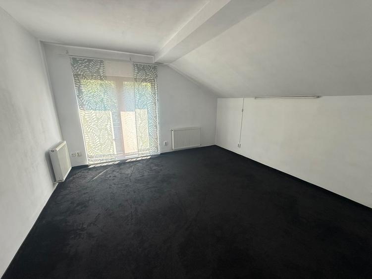 Casă individuală cu 4 camere cu Canalizare în Gruia
