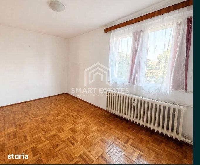 Apartament cu 3 camere semidecomandat în Berceni