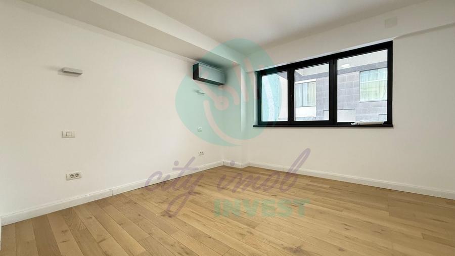 Apartament cu 3 camere semidecomandat în Polonă