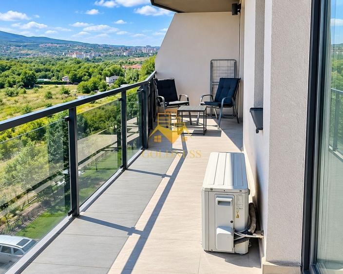 Apartament cu 2 camere semidecomandat, mobilat în Sopor