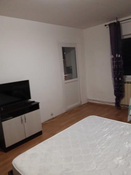 Apartament cu 2 camere decomandat în Nicolina