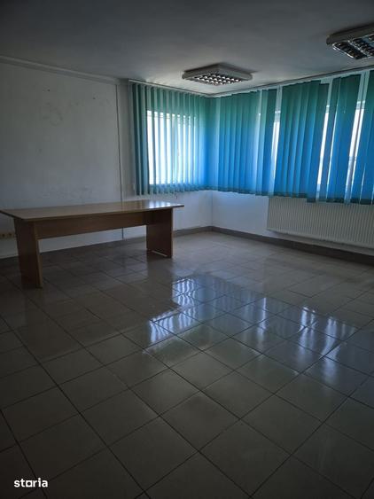 Spațiu comercial, de 165 mp, în Buzescu