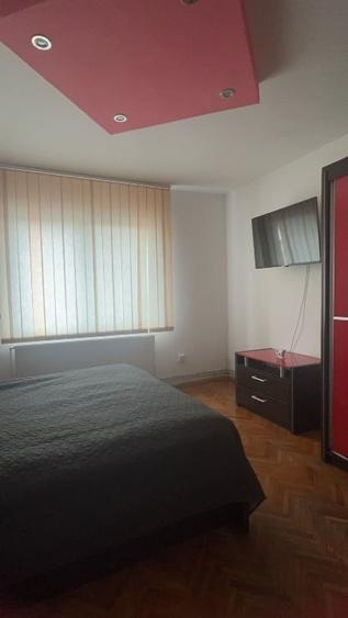Casă individuală cu 5 camere cu Canalizare în Coșteiu