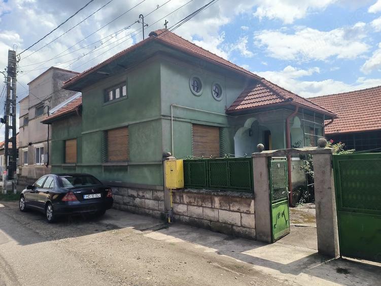 Casă cu 4 camere cu Teren 3665 Mp în Turdaș