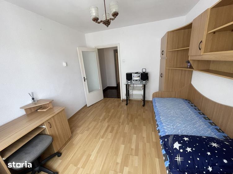 Apartament cu 3 camere decomandat în Vasile Aaron