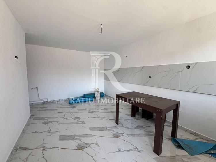 Casă individuală cu 4 camere cu Canalizare în Salca