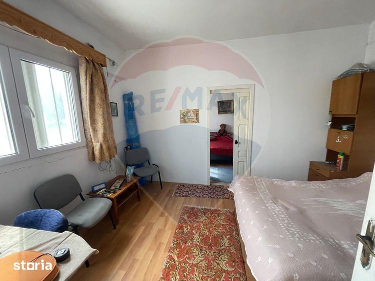Casă cu 3 camere cu Teren 500 Mp în Central