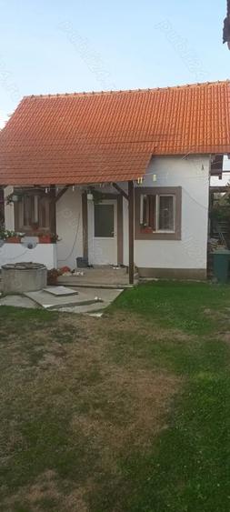 Casă cu 5 camere în Olanu