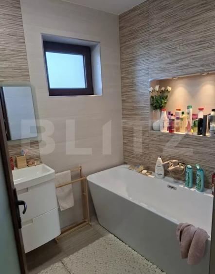 Casă individuală cu 4 camere cu Canalizare în Micro 17