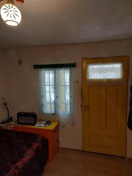 Casă cu 3 camere cu Teren 1000 Mp în Oteștii de Jos