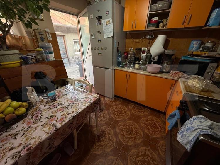 Casă cu 2 camere cu Canalizare în Central