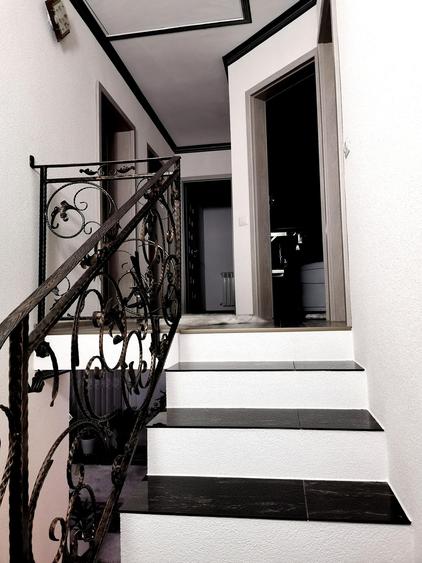 Duplex cu 4 camere cu Canalizare în Nord