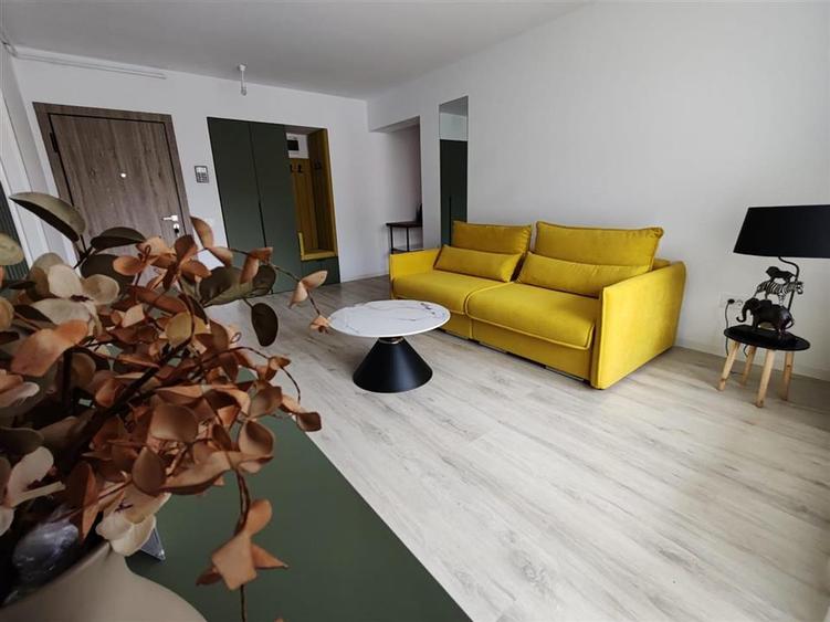 Apartament cu 2 camere decomandat, mobilat în Calea București