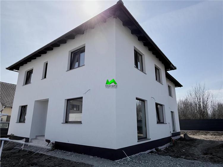 Duplex cu 4 camere cu Teren 420 Mp în Șelimbăr