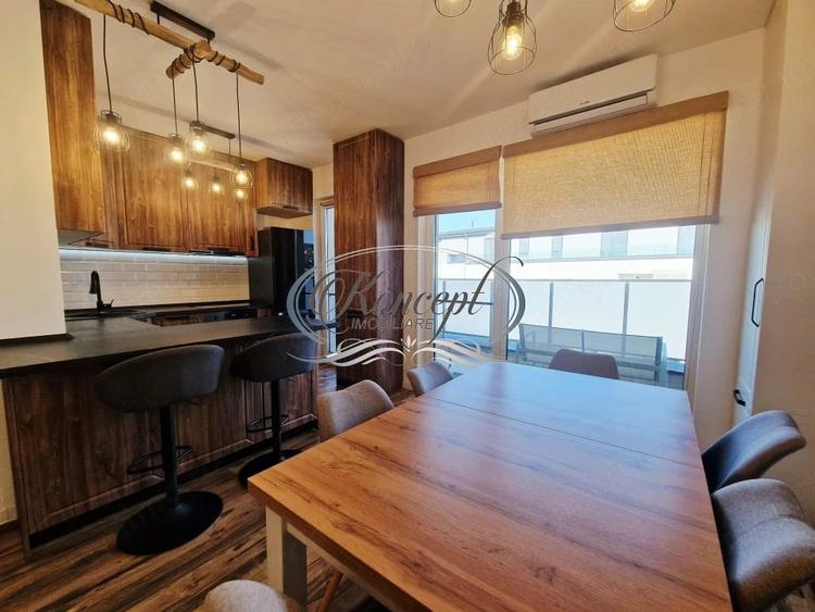 Apartament cu 3 camere semidecomandat în Borhanci