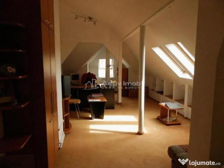 Casă cu 9 camere cu Teren 107 Mp în Moșilor