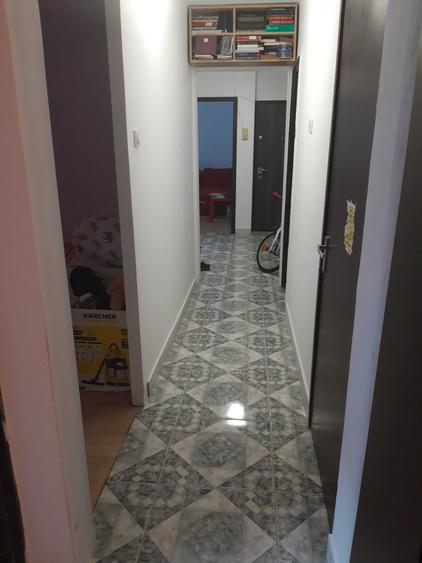 Apartament cu 3 camere decomandat în Apărătorii Patriei