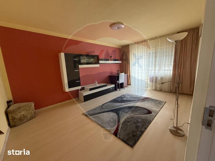 Apartament cu 3 camere în Decebal
