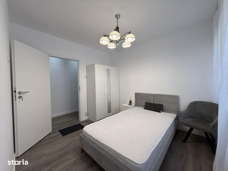 Apartament cu 4 camere semidecomandat în Drumul Taberei