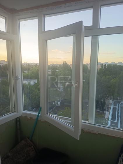 Apartament cu 2 camere semidecomandat, mobilat în Berceni