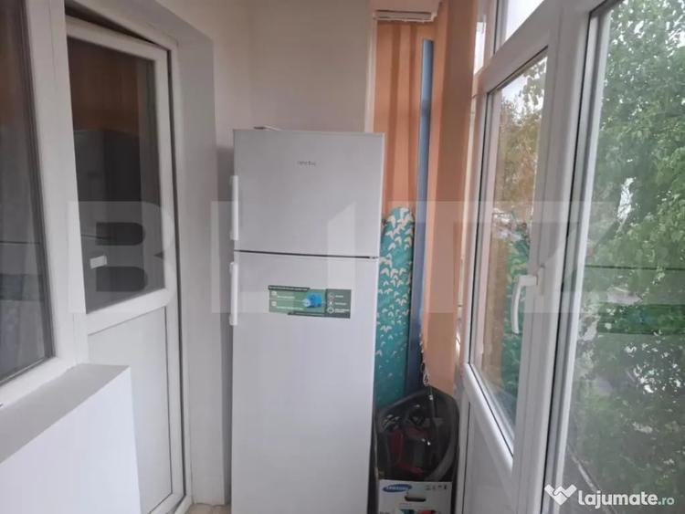 Apartament cu 3 camere decomandat în Micro 6