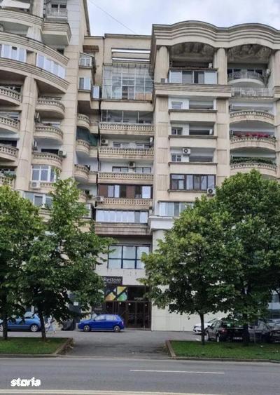 Apartament cu 3 camere în Centrul Civic