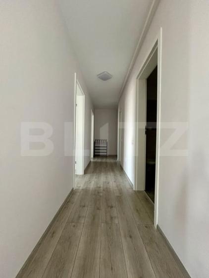 Apartament cu 3 camere semidecomandat în Central