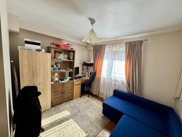 Apartament cu 2 camere decomandat în Palat